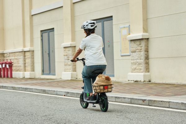 Urban SwiftRide – Powerful Electric Scooter for Smart City Travel | Goblize - Image 3